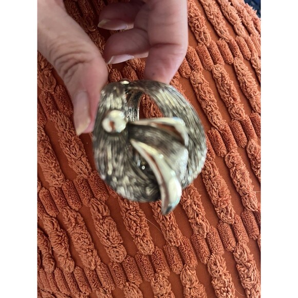 Vintage SELINI signed Etched Gold tone Clamper Hinged Adjustable Bracelet 1960’s - Picture 5 of 12